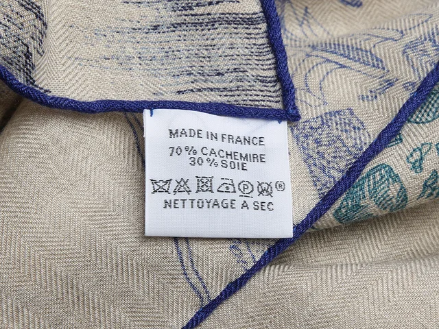 Hermès La Nouvelle Cité Cavalière Cashmere Silk Shawl 140cm in Silk from Ann's Fabulous Finds, photo 4 of 6