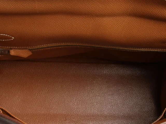 Hermès Vintage Gold Courchevel Kelly 32 in Gold Epsom leather from Ann's Fabulous Finds, photo 10 of 11