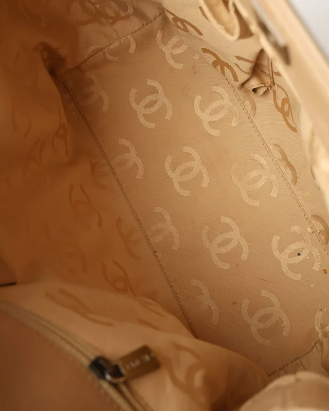 Chanel CC Tote Bag in Leather from A Retro Tale, photo 9 of 12