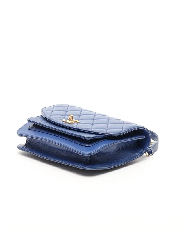 Chanel Chain Handle Flap Bag in Caviar leather from A Retro Tale, photo 4 of 11