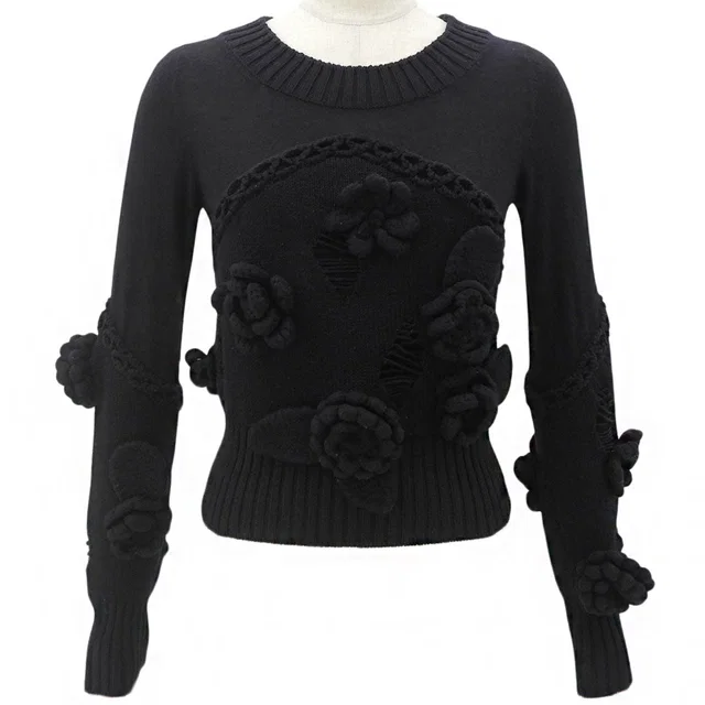Chanel 2007 Camellia motif CC mark plate knit top Black in Black Cashmere from VINTAGE QOO TOKYO