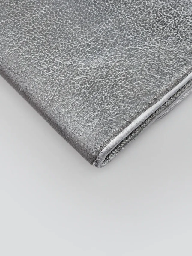 Chanel Metallic Silver Leather CC Flap Slim Wallet in Silver Leather from Yoogis, photo 2 of 15