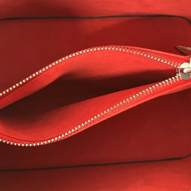 Louis Vuitton Neonoe MM Epi Shoulder Bag in Blue Leather from LuxUness, photo 7 of 19