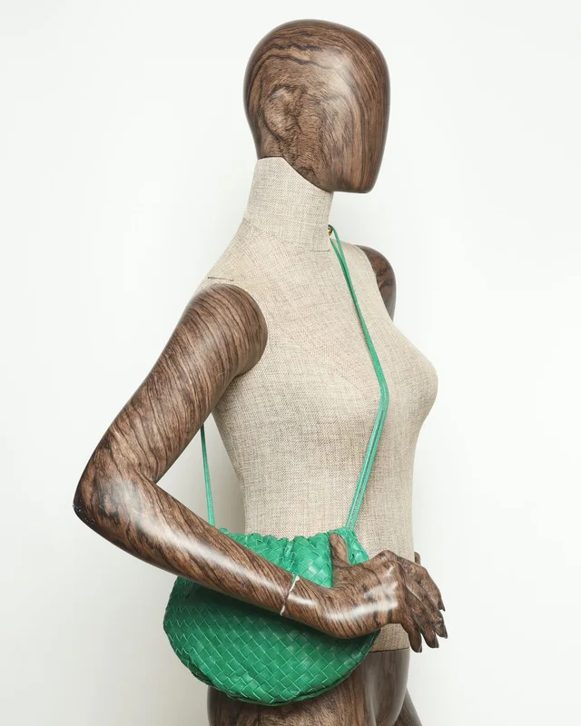 Bottega Veneta Intrecciato Small The Valve Shoulder Bag in Woven leather from A Retro Tale, photo 9 of 9