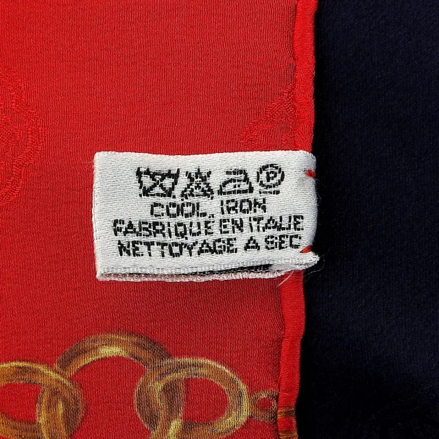 Chanel CC Mark Chain Pattern Scarf Red/Navy in Red Silk from VINTAGE QOO TOKYO, photo 8 of 10