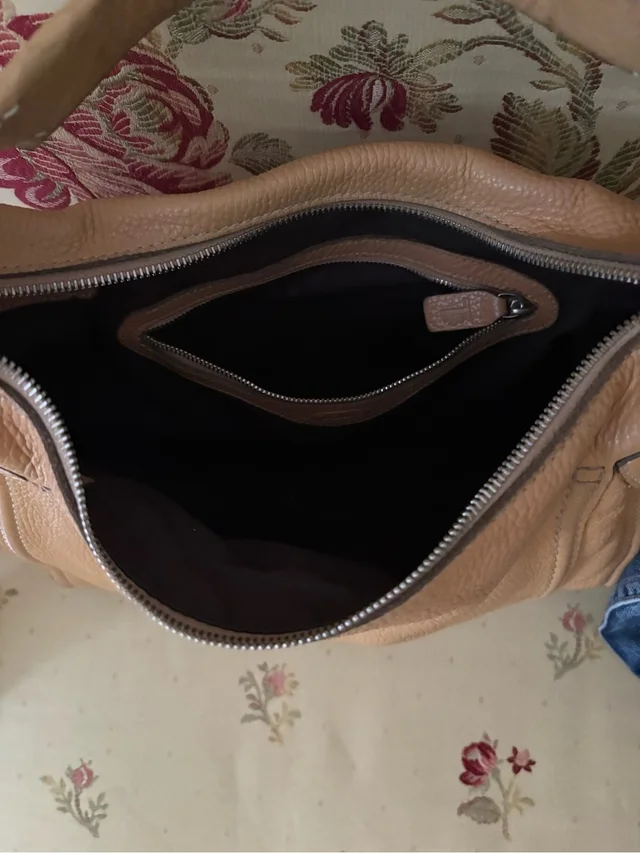 Tod's Beige Leather Shoulder Bag - Women's Everyday Hobo in brown|neutral Leather from Poshmark, photo 10 of 13