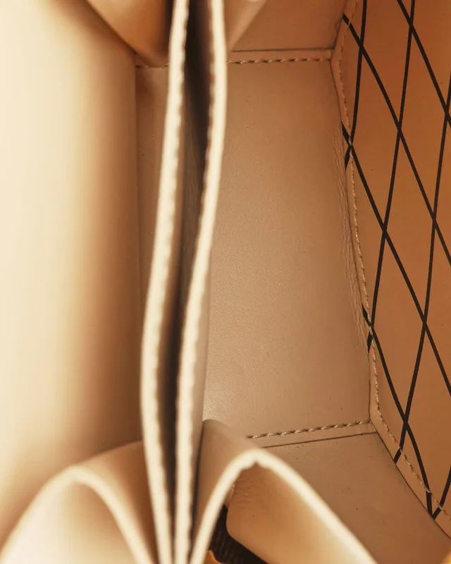 Louis Vuitton Boite Chapeau Mini Bag from A Retro Tale, photo 6 of 7