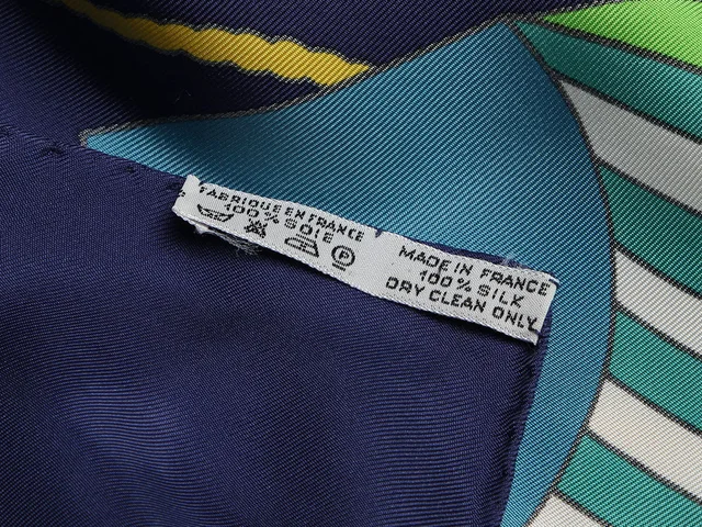Hermès Thalassa Silk Scarf 90cm in Silk from Ann's Fabulous Finds, photo 4 of 6