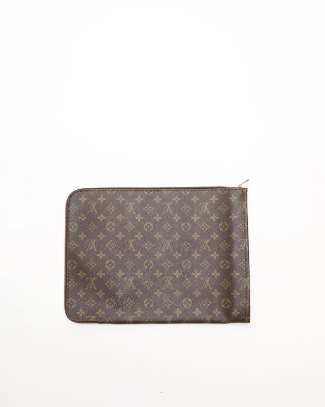 Louis Vuitton Monogram Laptop Case, size 17-Inch in Coated canvas from A Retro Tale, photo 2 of 6