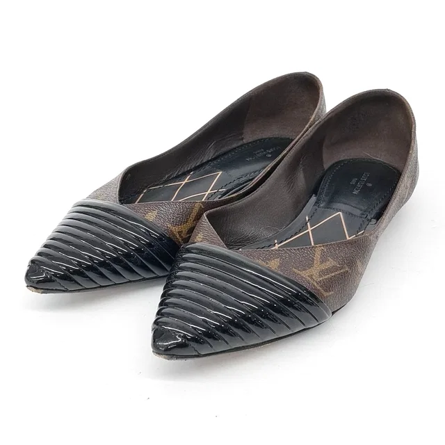 Louis Vuitton Monogram Flat Shoes from GUGUS