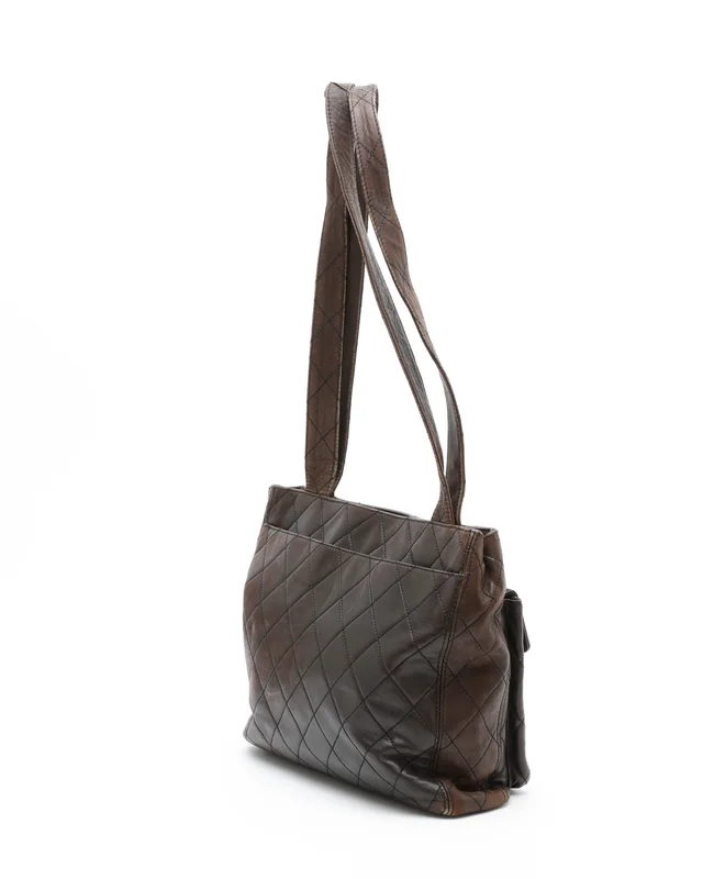 Chanel CC Vintage Tote Bag in Leather from A Retro Tale, photo 3 of 12