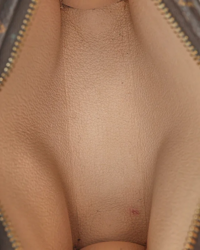 Louis Vuitton Monogram Toiletry Pouch 15 in Coated canvas from A Retro Tale, photo 7 of 8