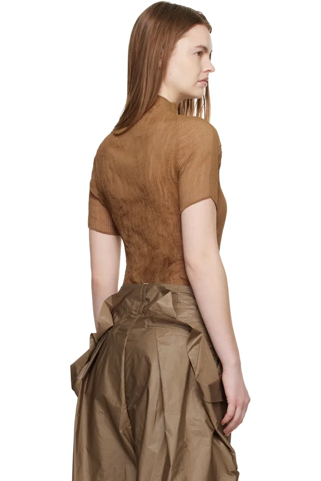 ISSEY MIYAKE Beige Chiffon Twist 3 Top, photo 3 of 5 from SSENSE