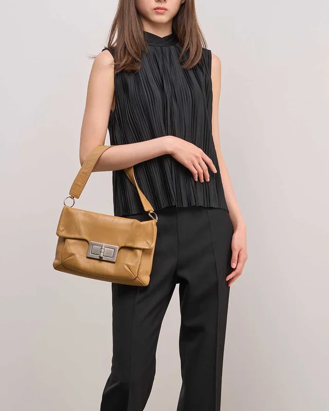 Chanel 2.55 Reissue Shoulder Bag Calf Beige in Beige Calfskin from SACLÀB, photo 2 of 2