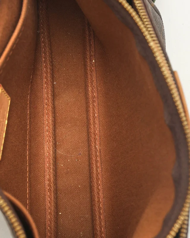 Louis Vuitton Multi Pochette Accessoires Bag in Coated canvas from A Retro Tale, photo 6 of 8