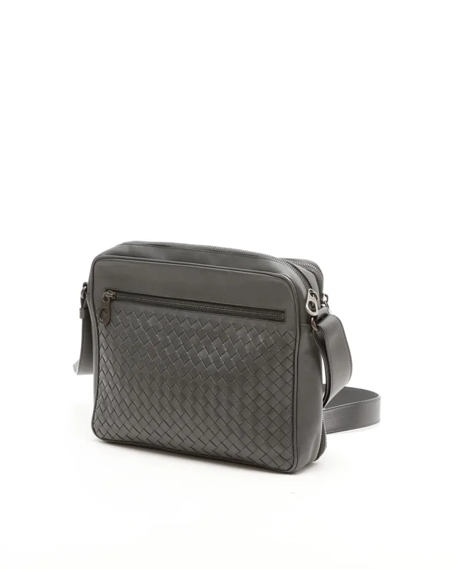 Bottega Veneta Intrecciato Crossbody Bag in Woven leather from A Retro Tale, photo 2 of 9