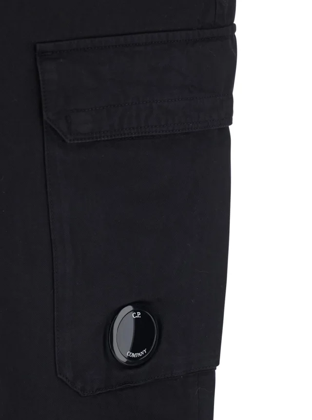 C.p. company Black Cargo Pants with Logo Plate on the Side and Two Front Cargo Pockets In Cotton for Men in Black 100% Cotton, photo 5 of 6 from Gaudenzi Boutique