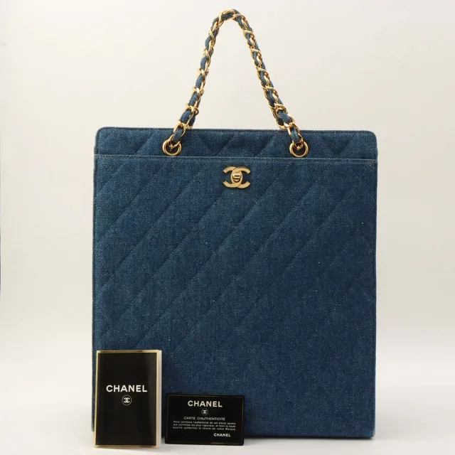 Chanel Indigo Denim Matelassé Stitch CC Turn-Lock Chain Handbag, Circa 1998 in Denim from VINTAGE QOO TOKYO, photo 18 of 18