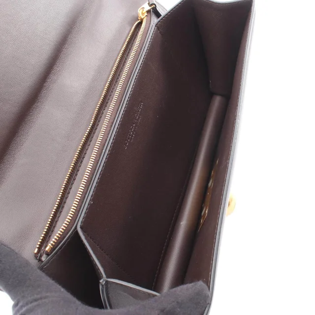Bottega Veneta The Classic Leather Shoulder Bag in Leather from LuxUness, photo 2 of 2