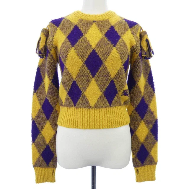 Burberry Knit Top from LuxUness