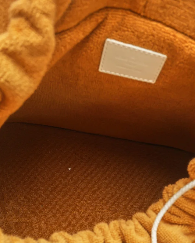 Louis Vuitton Epi Plage Lagoon Bay GM Bag in Leather from A Retro Tale, photo 9 of 10
