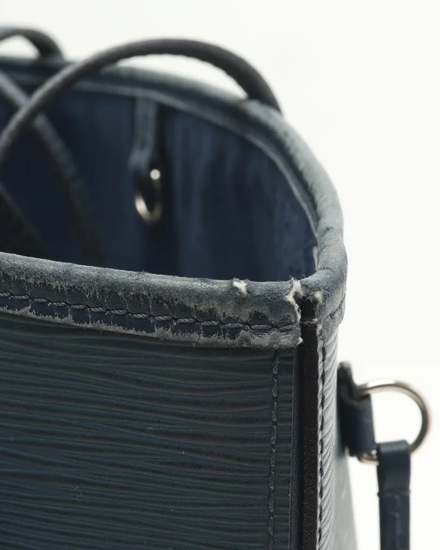 Louis Vuitton Epi Neverfull MM Tote Bag in Leather from A Retro Tale, photo 6 of 10