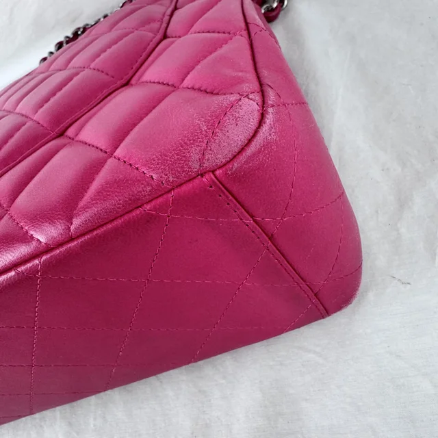 Chanel Maxi Classic Double Flap Bag in Metal, quilted lambskin from Reowned, photo 9 of 12