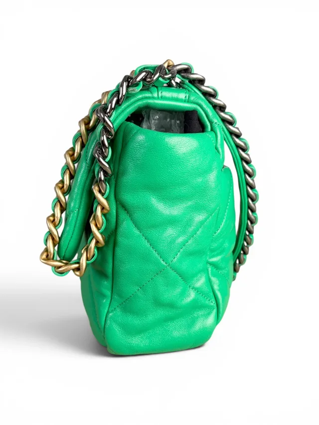 Green Lambskin Chanel 19 Large in Green Lambskin from Season 2 Consign, photo 4 of 10