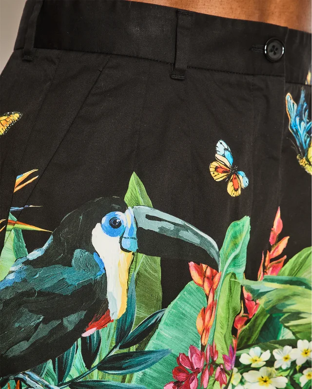 Dolce & Gabbana Black with Multicolour Jungle Print Shorts with a Turn-Up Hem Size IT 42 (UK 10) in Black from Sellier, photo 2 of 2