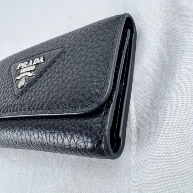 Prada Leather Key Case Holder in Metal, Pebbled leather from Reowned, photo 2 of 6