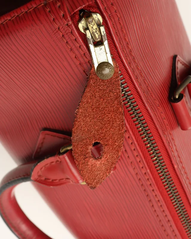 Louis Vuitton Epi Speedy 25 Bag in Leather from A Retro Tale, photo 7 of 12