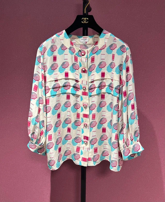 Chanel 2019 Beach Silk 38 Blouse in Silk from Luxury Promise