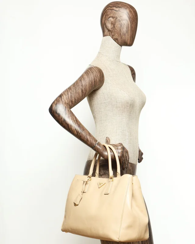Prada Lux Galleria Saffiano Bag in Saffiano leather from A Retro Tale, photo 15 of 15
