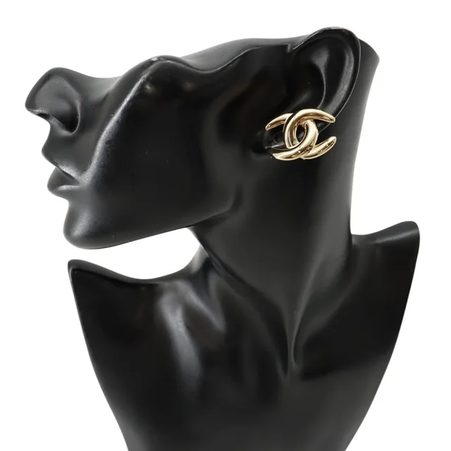 Chanel CC Logo Earring Gold Plated in Gold from GALLERY RARE, photo 4 of 7
