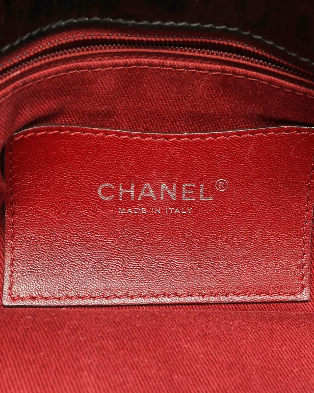 Chanel Mademoiselle Bowling Patent Bag in Patent leather from A Retro Tale, photo 7 of 10