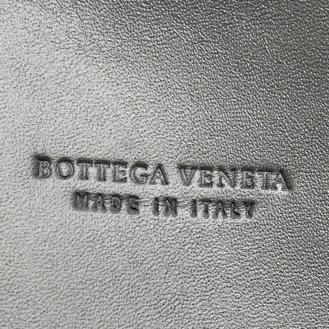 Bottega Veneta Intrecciato Laptop Case, size 15-Inch in Woven leather from A Retro Tale, photo 7 of 9