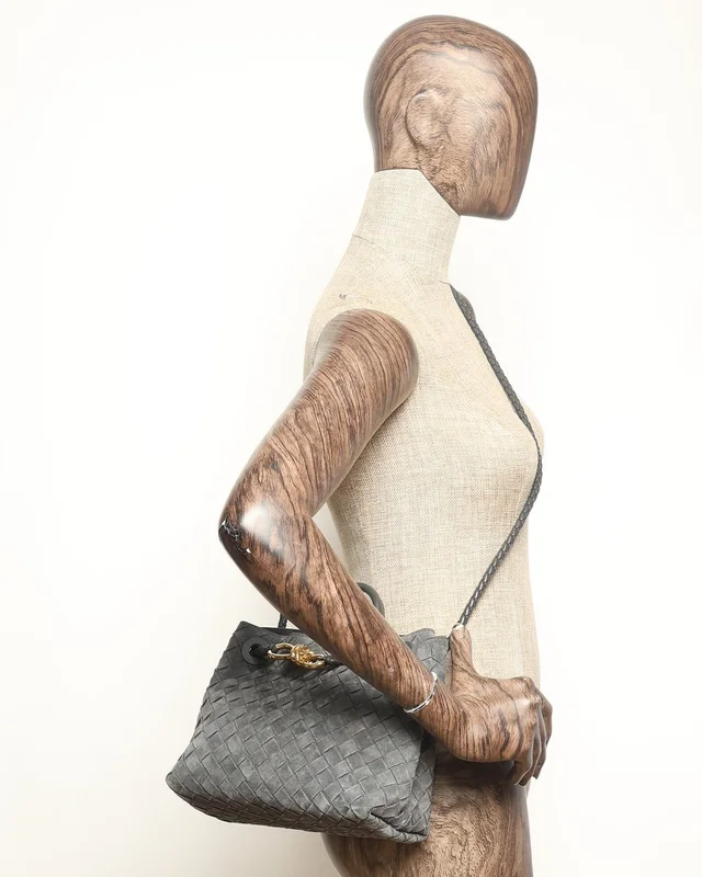 Bottega Veneta Intrecciato Small Andiamo Bag in Woven leather from A Retro Tale, photo 10 of 10