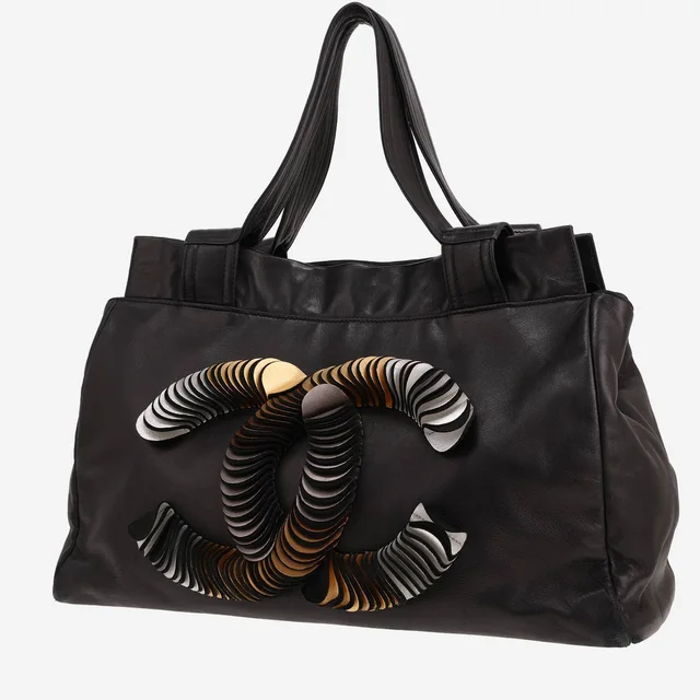 Chanel shoulder bag in black leather in Black Leather from Collector Square