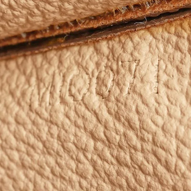 Louis Vuitton Monogram Sac Plat Tote Bag in Coated canvas from A Retro Tale, photo 8 of 9