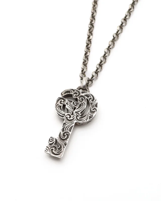 Gucci GG Key Silver Necklace in Silver from A Retro Tale, photo 4 of 5