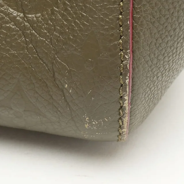 Louis Vuitton Empreinte Montaigne MM Bag in Leather from A Retro Tale, photo 8 of 12