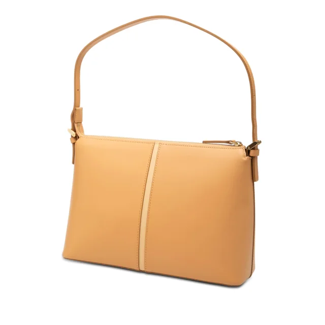 Beige Burberry Leather Shoulder Bag in Beige Leather from Designer Revival, photo 2 of 6