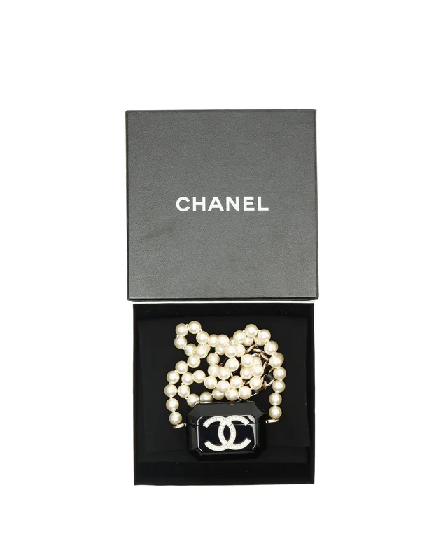 Chanel Coco Mark AirPods Pro Case with Pearl Strap from A Retro Tale, photo 2 of 5