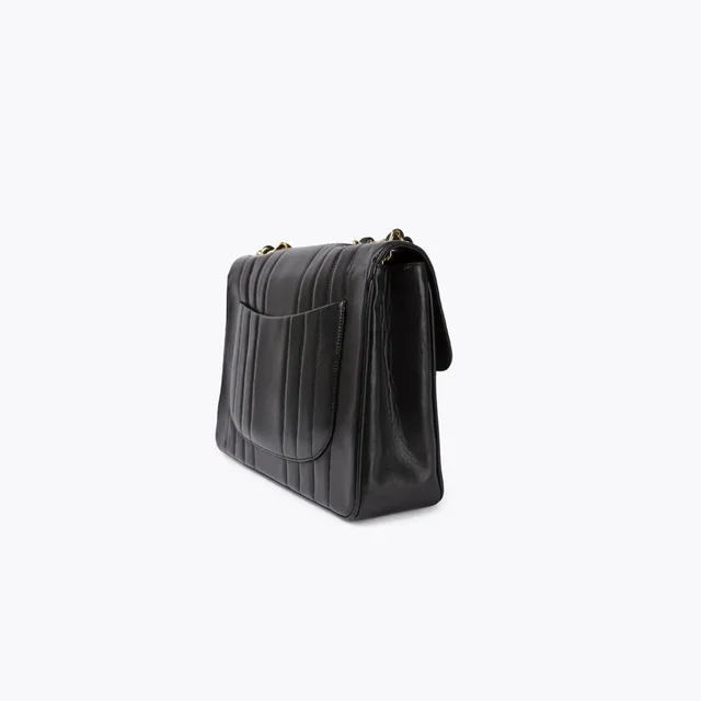 Chanel Jumbo Vertical Quilted Single Flap Bag in Leather from A Retro Tale, photo 5 of 10
