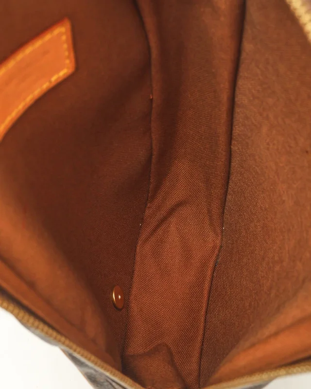 Louis Vuitton Monogram Pochette Ganju Bag in Coated canvas from A Retro Tale, photo 7 of 10