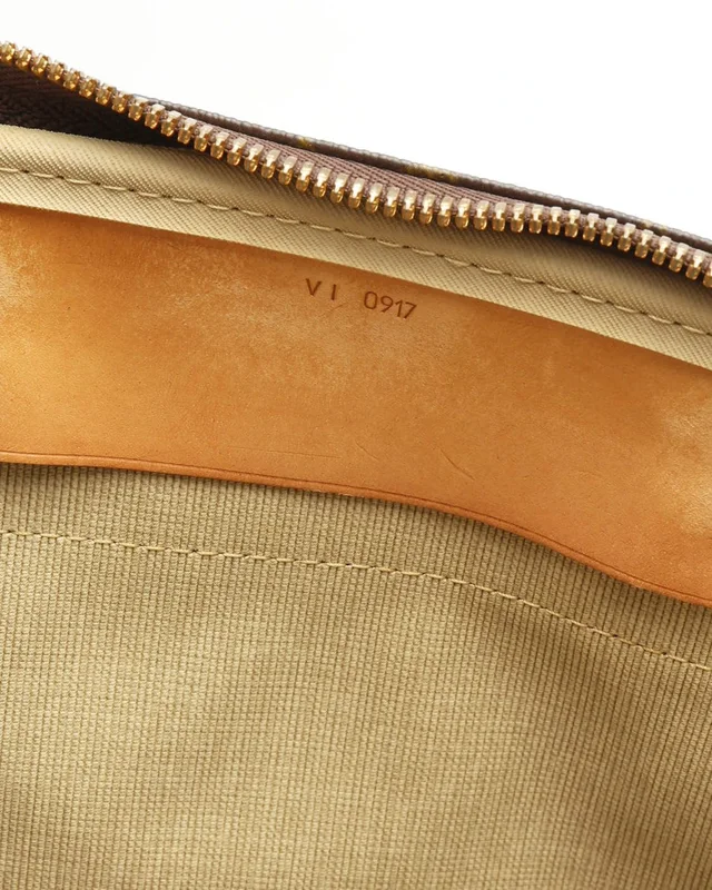 Louis Vuitton Alizé 1 Poches Travel Bag in Coated canvas from A Retro Tale, photo 15 of 20