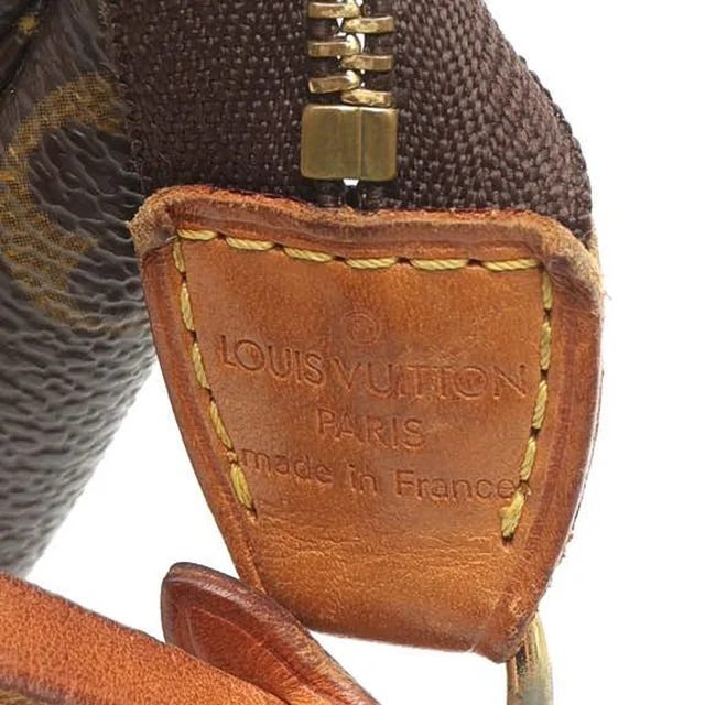 Louis Vuitton Monogram Pochette Accessoires Bag in Coated canvas from A Retro Tale, photo 8 of 10