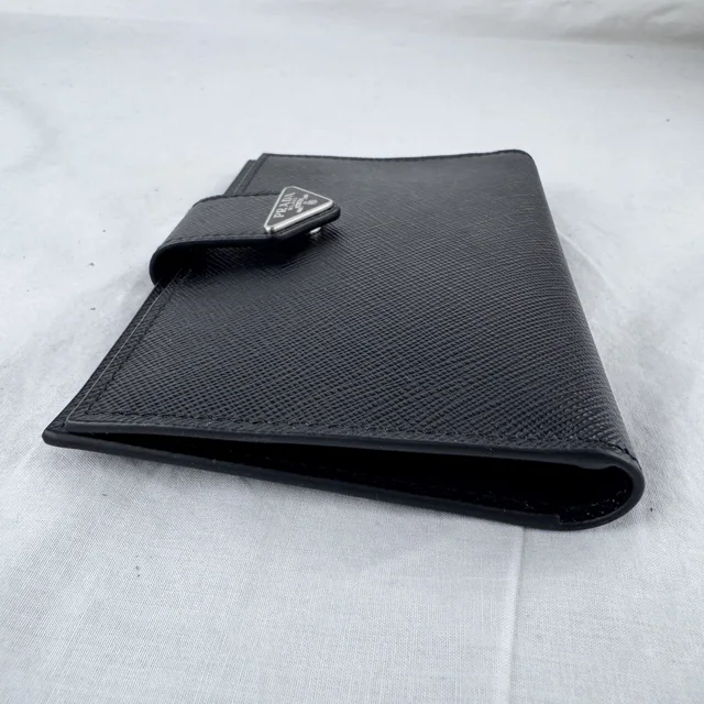 Prada Saffiano Passport Holder in Metal, Saffiano Leather from Reowned, photo 4 of 5