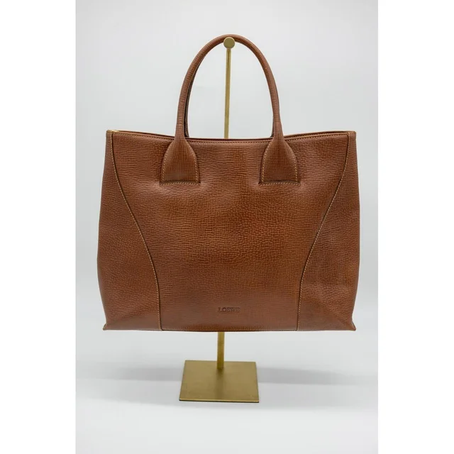 Loewe Women's Tote bags - Brown in red|brown from Depop, photo 2 of 8