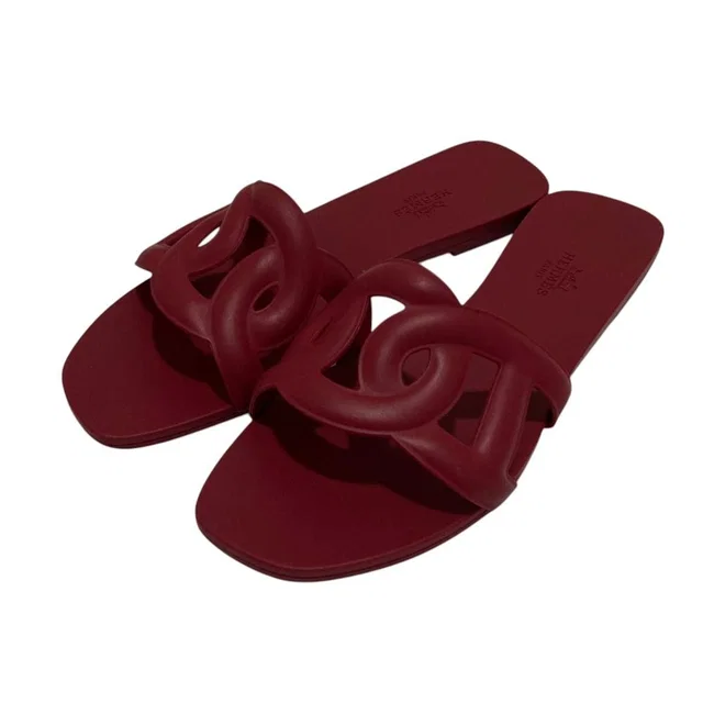 Hermès Aloha Chaine D'ancre Rubber Sandals Pink in Pink from The Reluxe